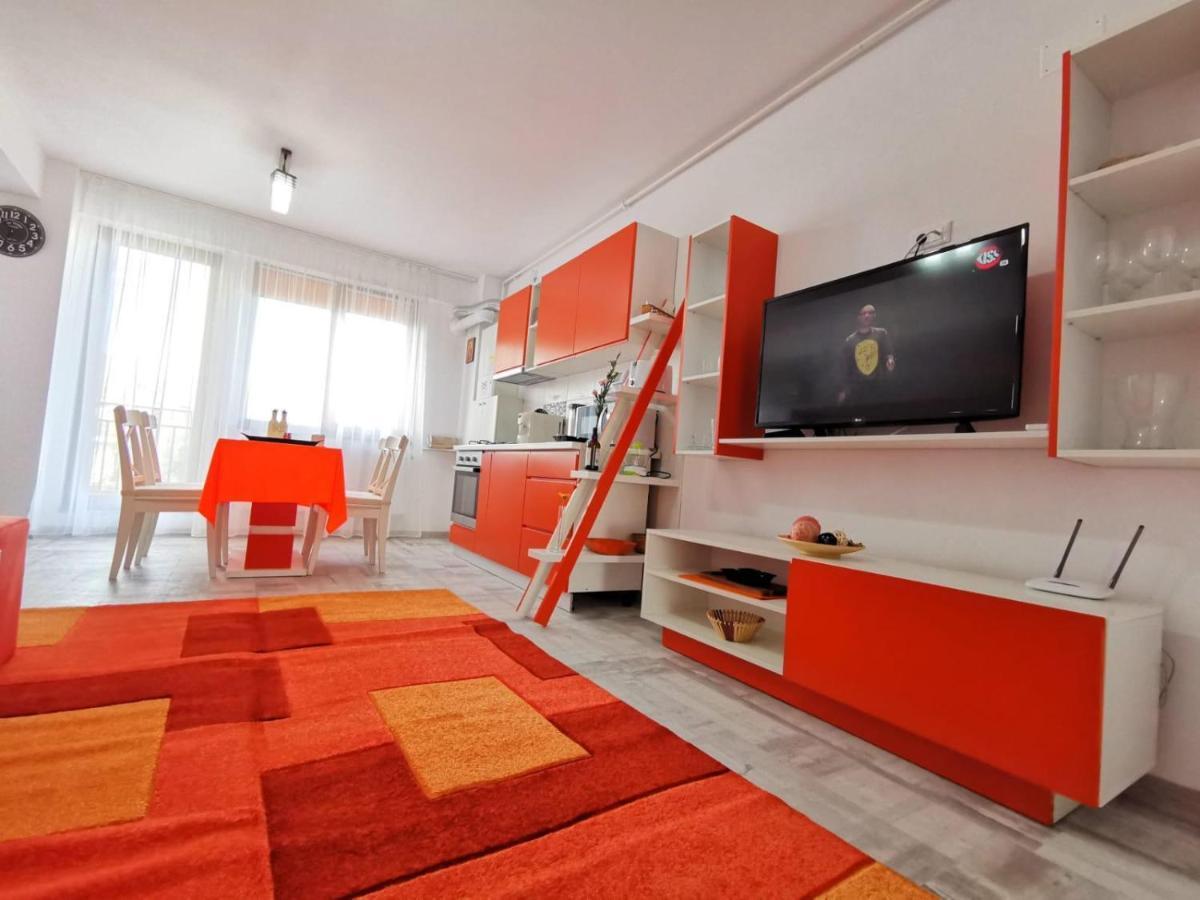 Orange Apartment-brilliant *