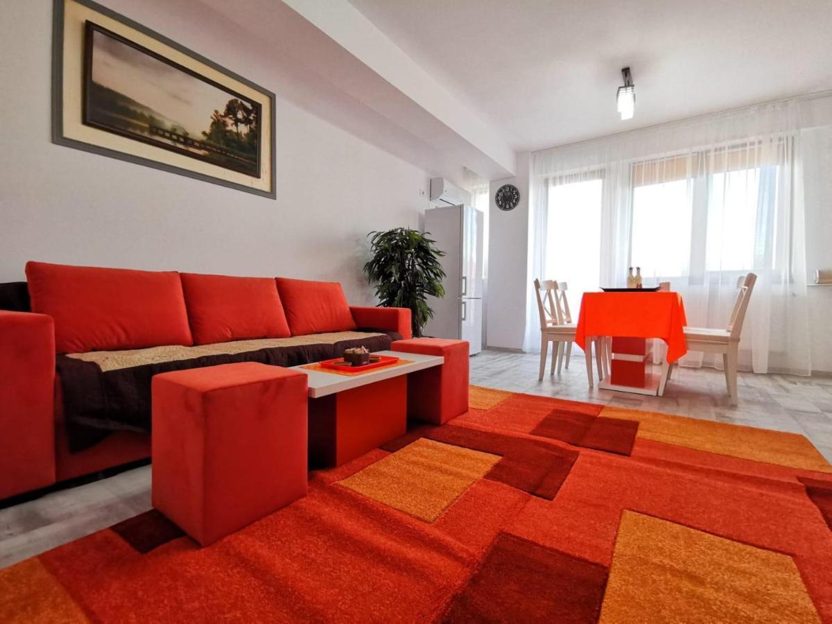 Orange Apartment-brilliant *