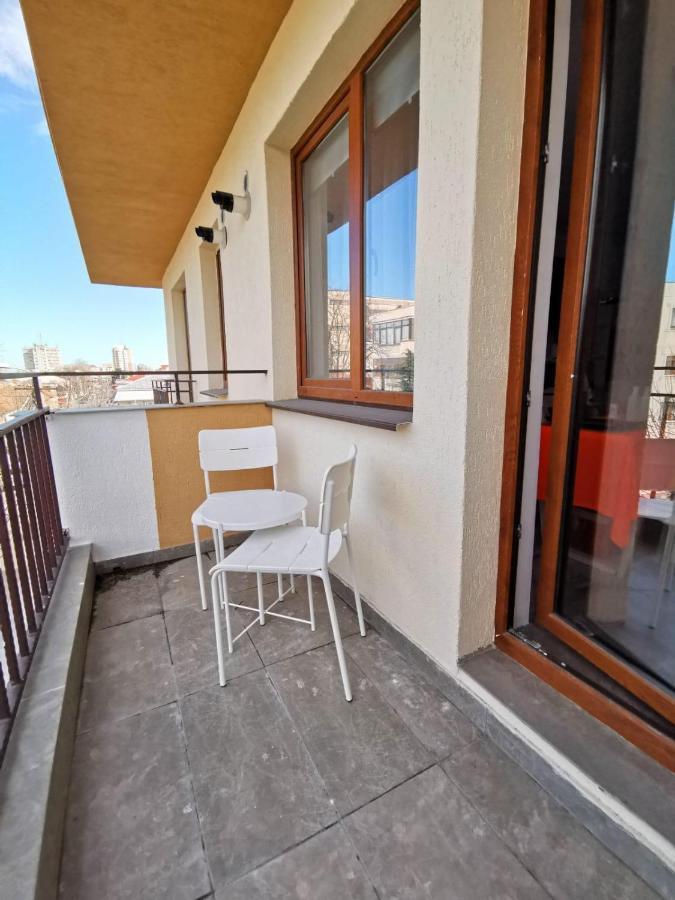 Orange Apartment-brilliant *